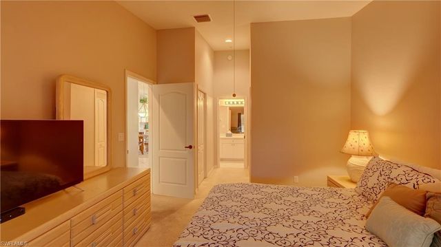 8083 Queen Palm LN 424, Fort Myers, FL 33966