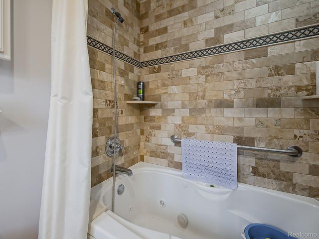 416 Detroit Avenue, Royal Oak, MI 48073