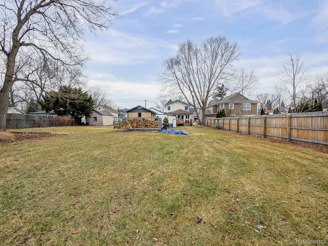 416 Detroit Avenue, Royal Oak, MI 48073