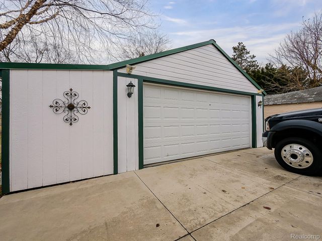 416 Detroit Avenue, Royal Oak, MI 48073