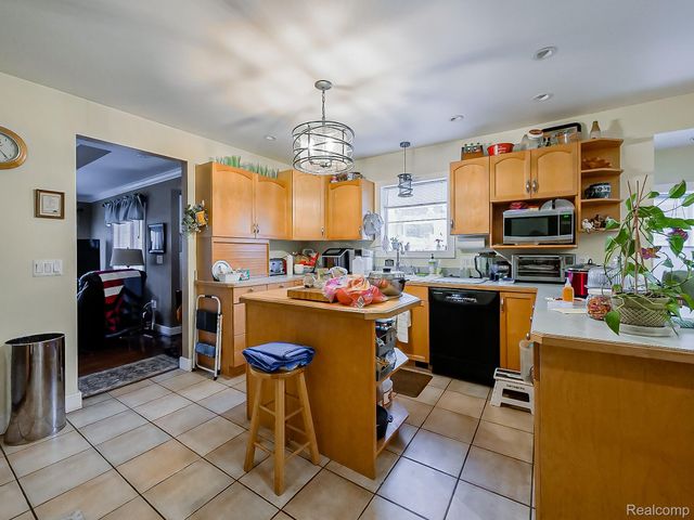 416 Detroit Avenue, Royal Oak, MI 48073