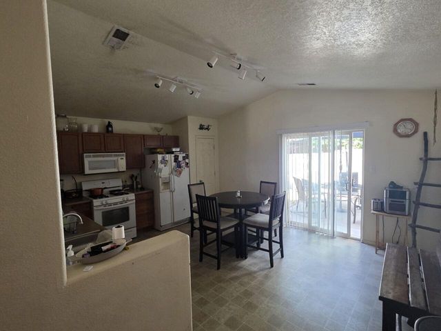 2767 Sundance Kid Drive SW, Albuquerque, NM 87121