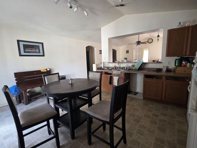 2767 Sundance Kid Drive SW, Albuquerque, NM 87121