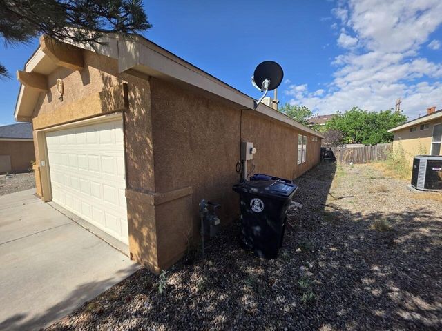 2767 Sundance Kid Drive SW, Albuquerque, NM 87121