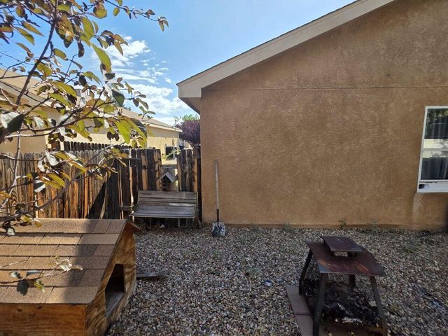 2767 Sundance Kid Drive SW, Albuquerque, NM 87121