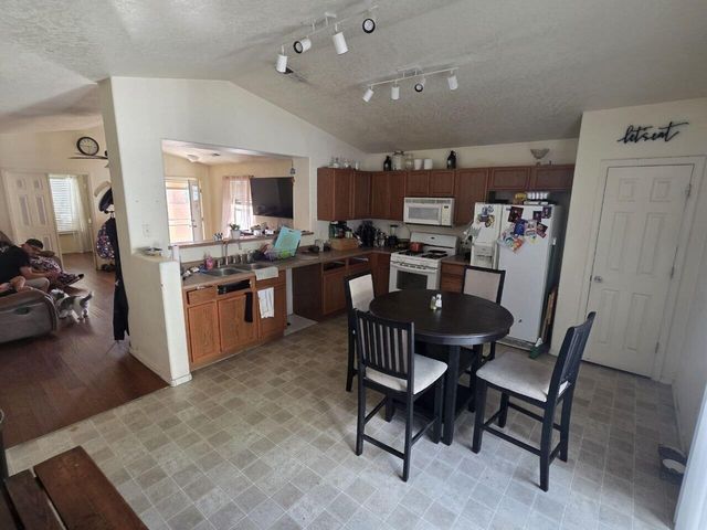 2767 Sundance Kid Drive SW, Albuquerque, NM 87121
