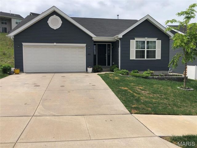 805 Valley Pine Drive, Fenton, MO 63026