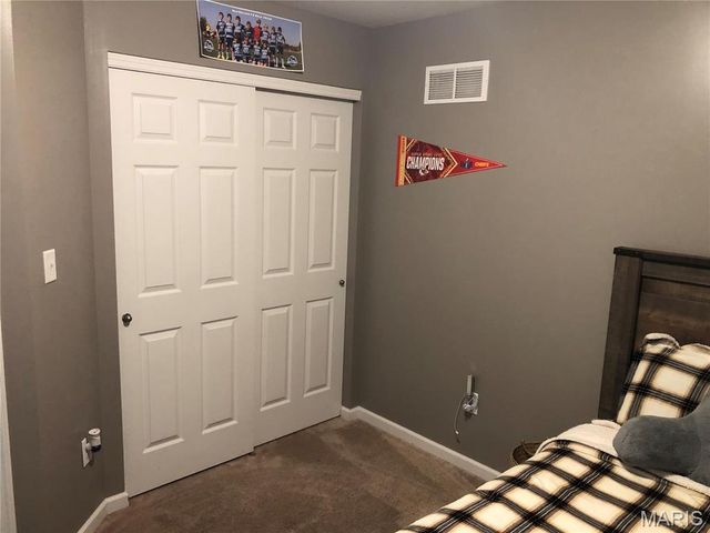 805 Valley Pine Drive, Fenton, MO 63026