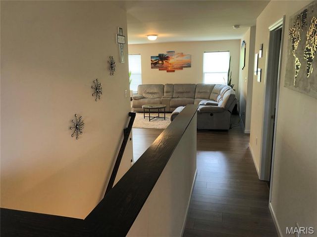 805 Valley Pine Drive, Fenton, MO 63026