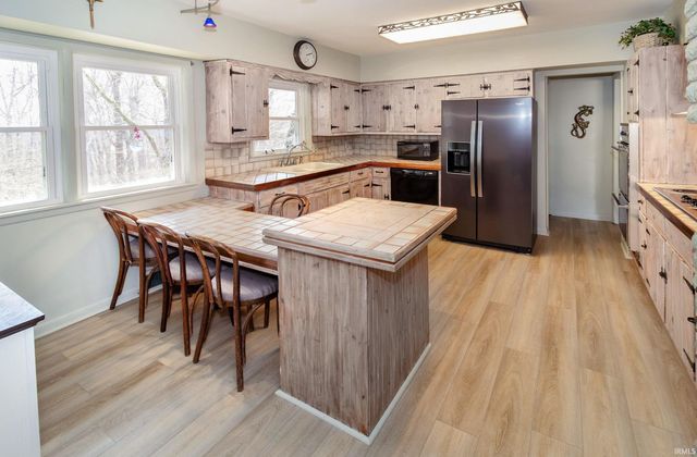 2308 Scheips Lane, Evansville, IN 47712