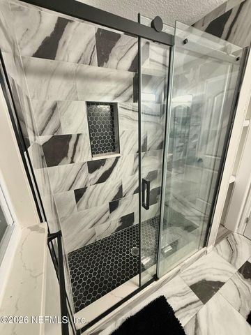 1042 JAMAICA Road E, Jacksonville, FL 32216