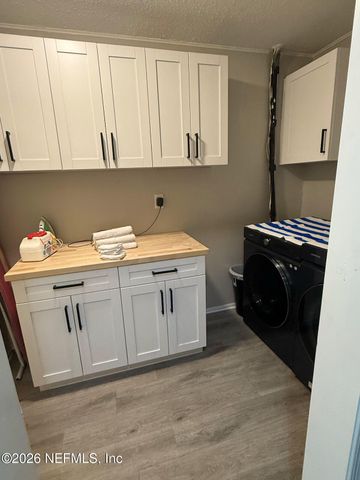 1042 JAMAICA Road E, Jacksonville, FL 32216