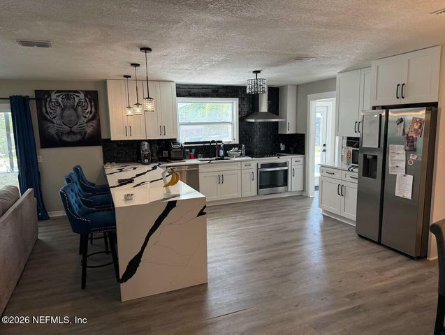 1042 JAMAICA Road E, Jacksonville, FL 32216