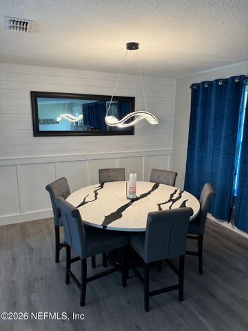 1042 JAMAICA Road E, Jacksonville, FL 32216