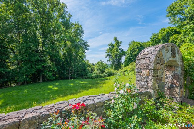 34 West Street, Newtown, CT 06470