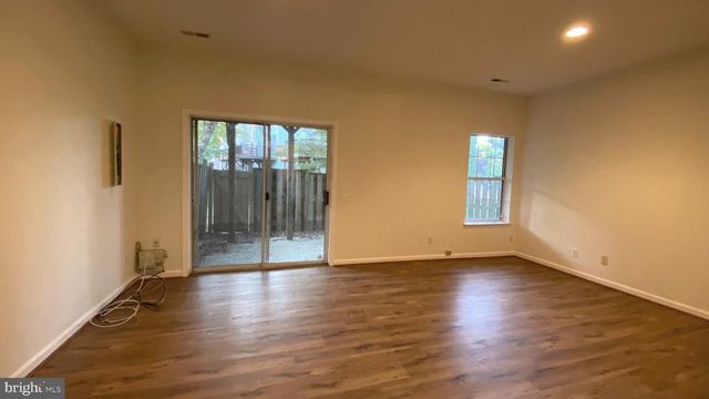 1057 LEXUS WAY, Herndon, VA 20170