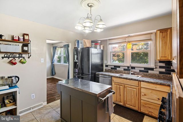 121 DOBBS AVE, Bellmawr, NJ 08031