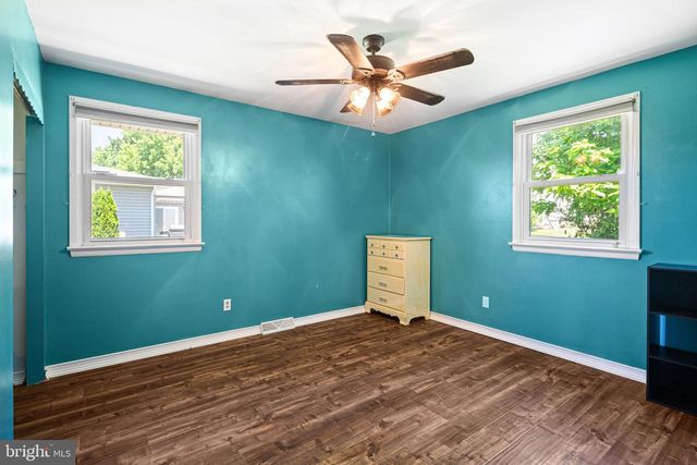 121 DOBBS AVE, Bellmawr, NJ 08031