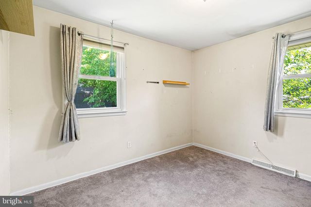 121 DOBBS AVE, Bellmawr, NJ 08031