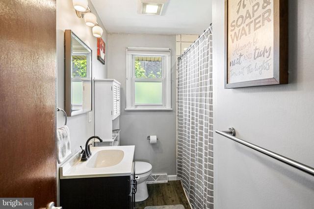 121 DOBBS AVE, Bellmawr, NJ 08031