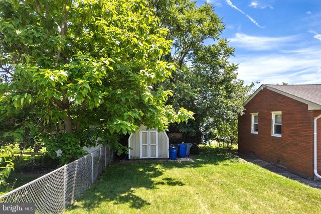 121 DOBBS AVE, Bellmawr, NJ 08031