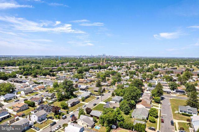 121 DOBBS AVE, Bellmawr, NJ 08031