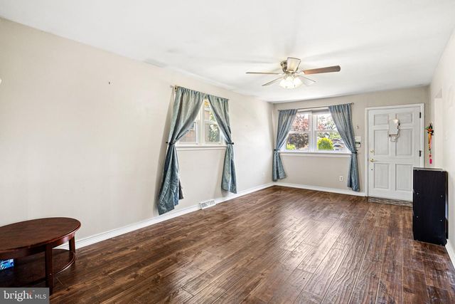 121 DOBBS AVE, Bellmawr, NJ 08031