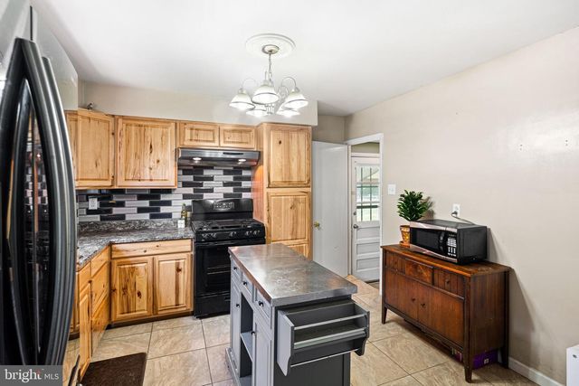 121 DOBBS AVE, Bellmawr, NJ 08031