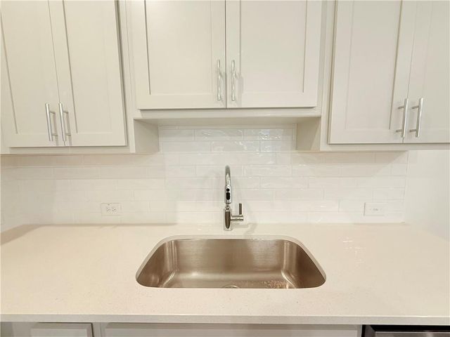 1565 Driggs NW Drive, Atlanta, GA 30318