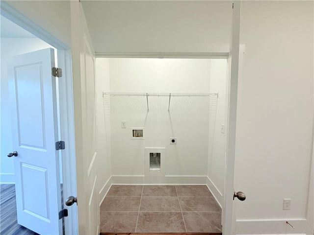 1565 Driggs NW Drive, Atlanta, GA 30318