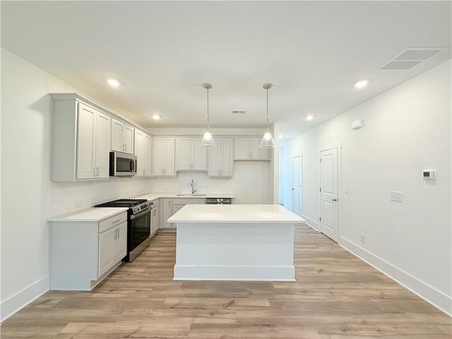 1565 Driggs NW Drive, Atlanta, GA 30318