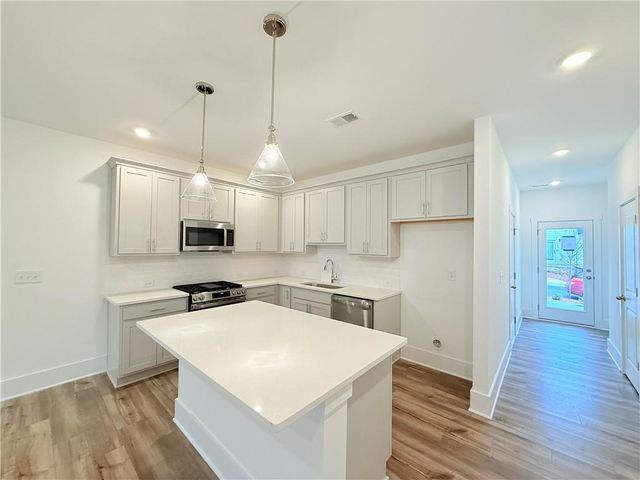 1565 Driggs NW Drive, Atlanta, GA 30318