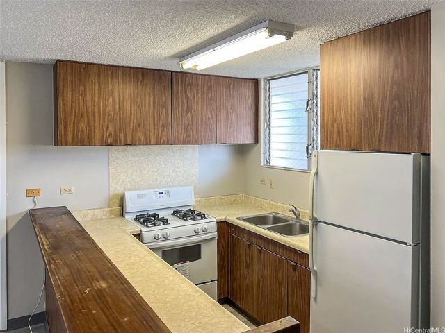 1122 Kinau Street 803, Honolulu, HI 96814