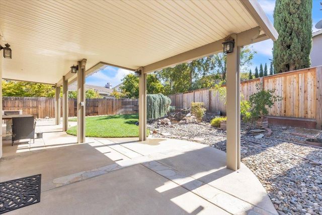 2612 Lark Sparrow Way, Elk Grove, CA 95757