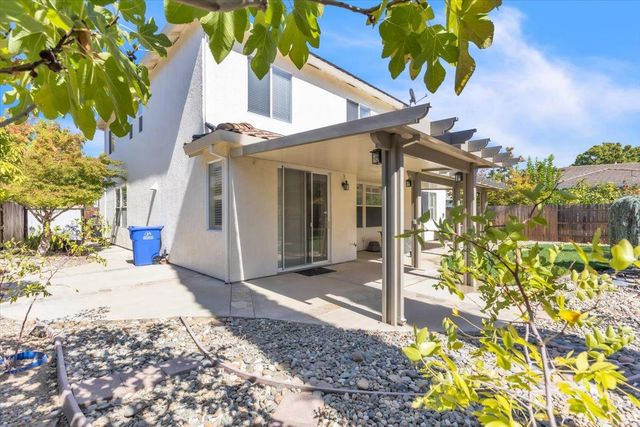 2612 Lark Sparrow Way, Elk Grove, CA 95757