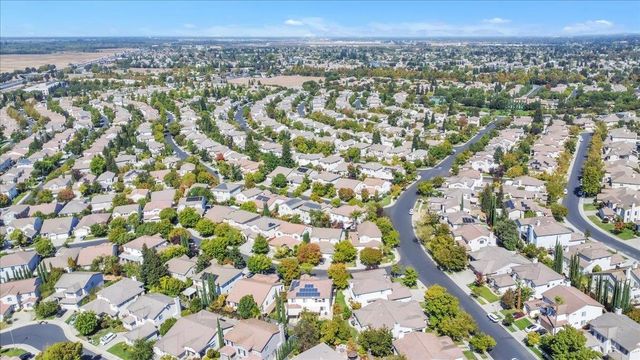 2612 Lark Sparrow Way, Elk Grove, CA 95757