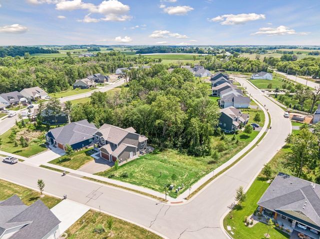 1949 Woods Point, Waconia, MN 55387