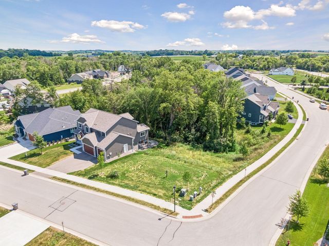 1949 Woods Point, Waconia, MN 55387