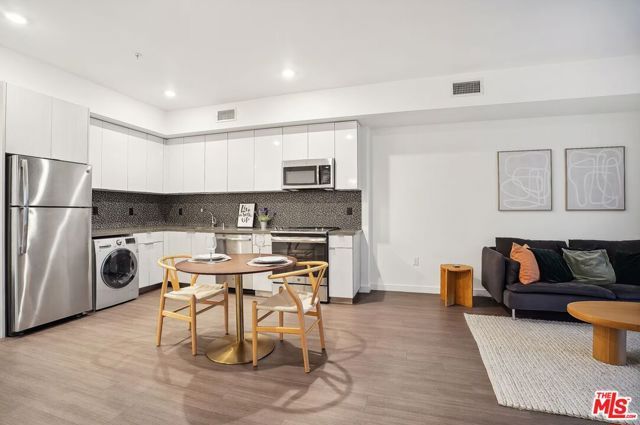 3640 Wilshire Boulevard 237, Los Angeles, CA 90010