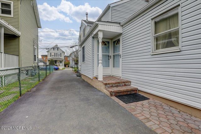 27 Washington Street, Red Bank, NJ 07701
