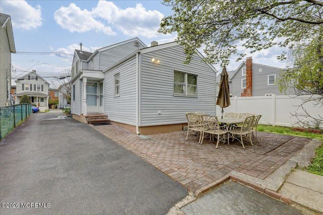 27 Washington Street, Red Bank, NJ 07701