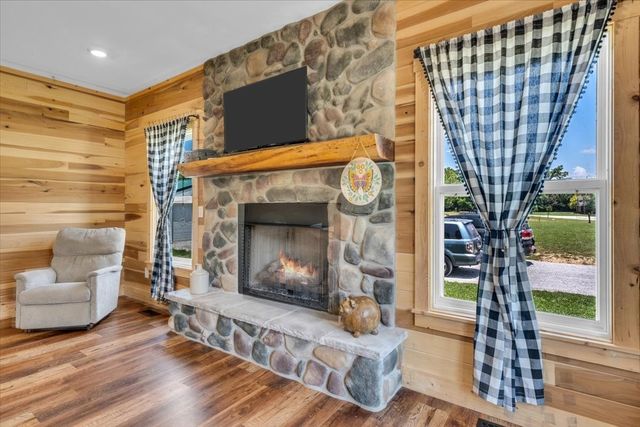 178 Walnut Creek Dr, Manchester, TN 37355