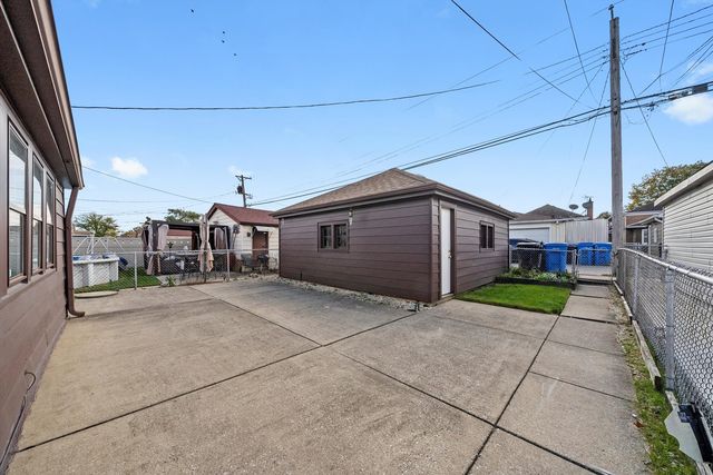 3839 W 68th Place, Chicago, IL 60629