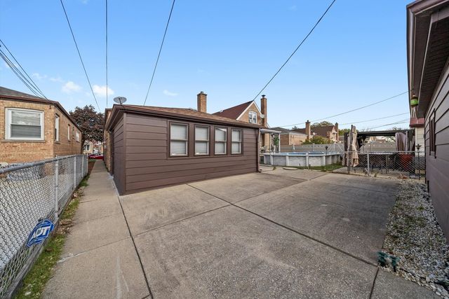 3839 W 68th Place, Chicago, IL 60629