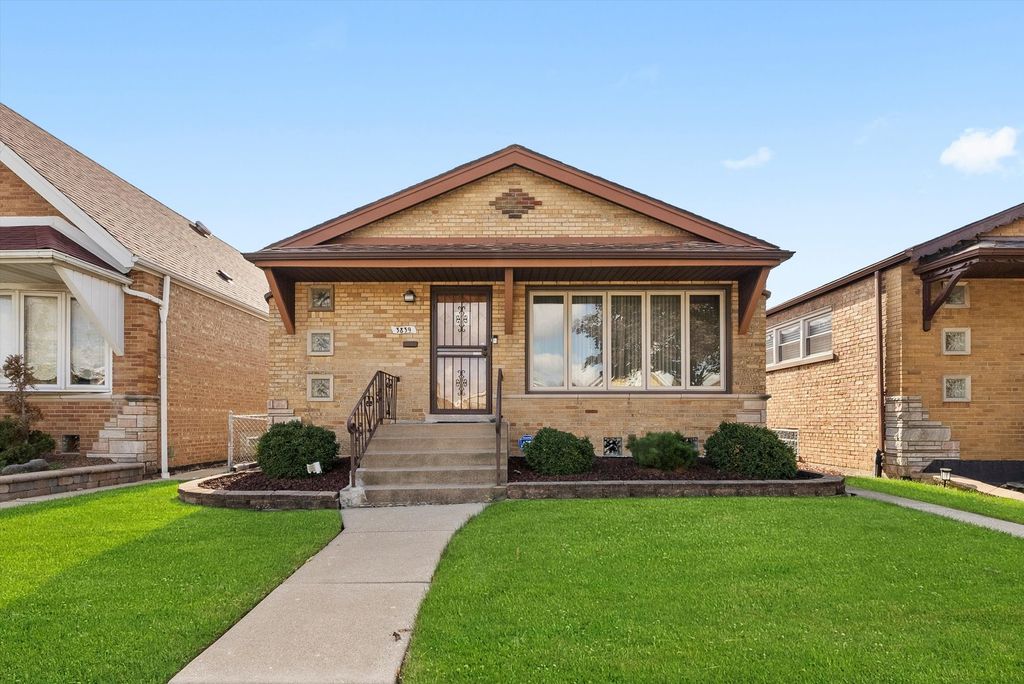 3839 W 68th Place, Chicago, IL 60629