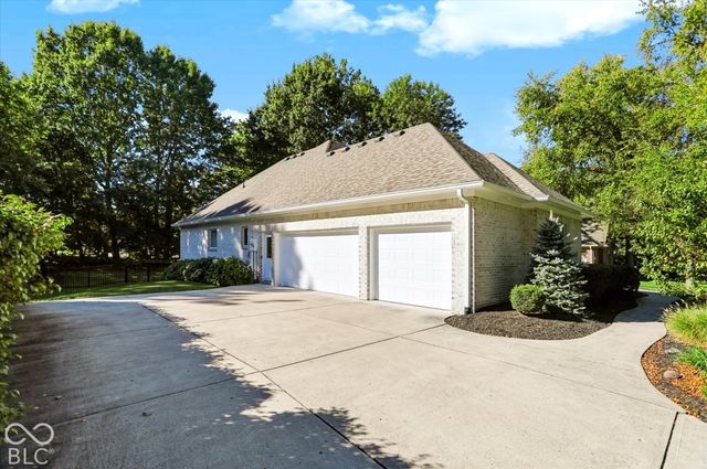 1055 Old Eagle Way, Greenwood, IN 46143