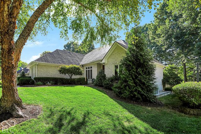 1055 Old Eagle Way, Greenwood, IN 46143