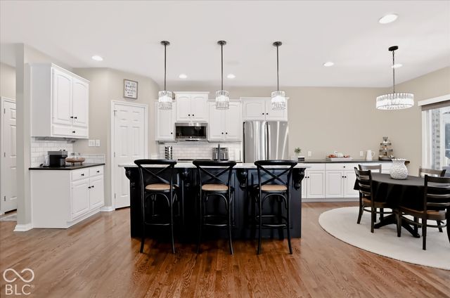 1055 Old Eagle Way, Greenwood, IN 46143