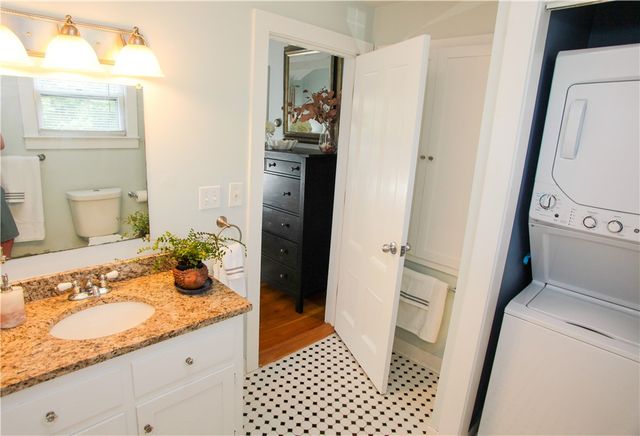 446 Bellevue Avenue 6, Newport, RI 02840