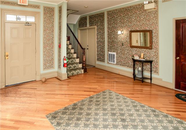 446 Bellevue Avenue 6, Newport, RI 02840